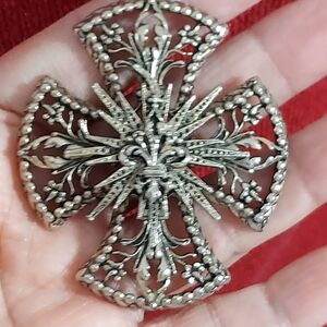 Elegant Silver Cross Pendant Necklace